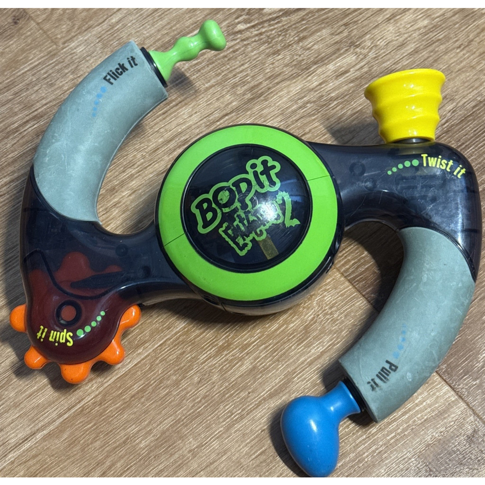 Vintage Bop It Extreme 2 Talking Handheld Game Electronic Hasbro 2002 Works